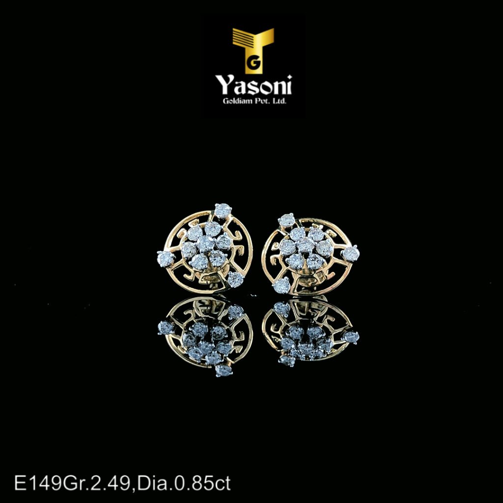 Sleek solitaire tops