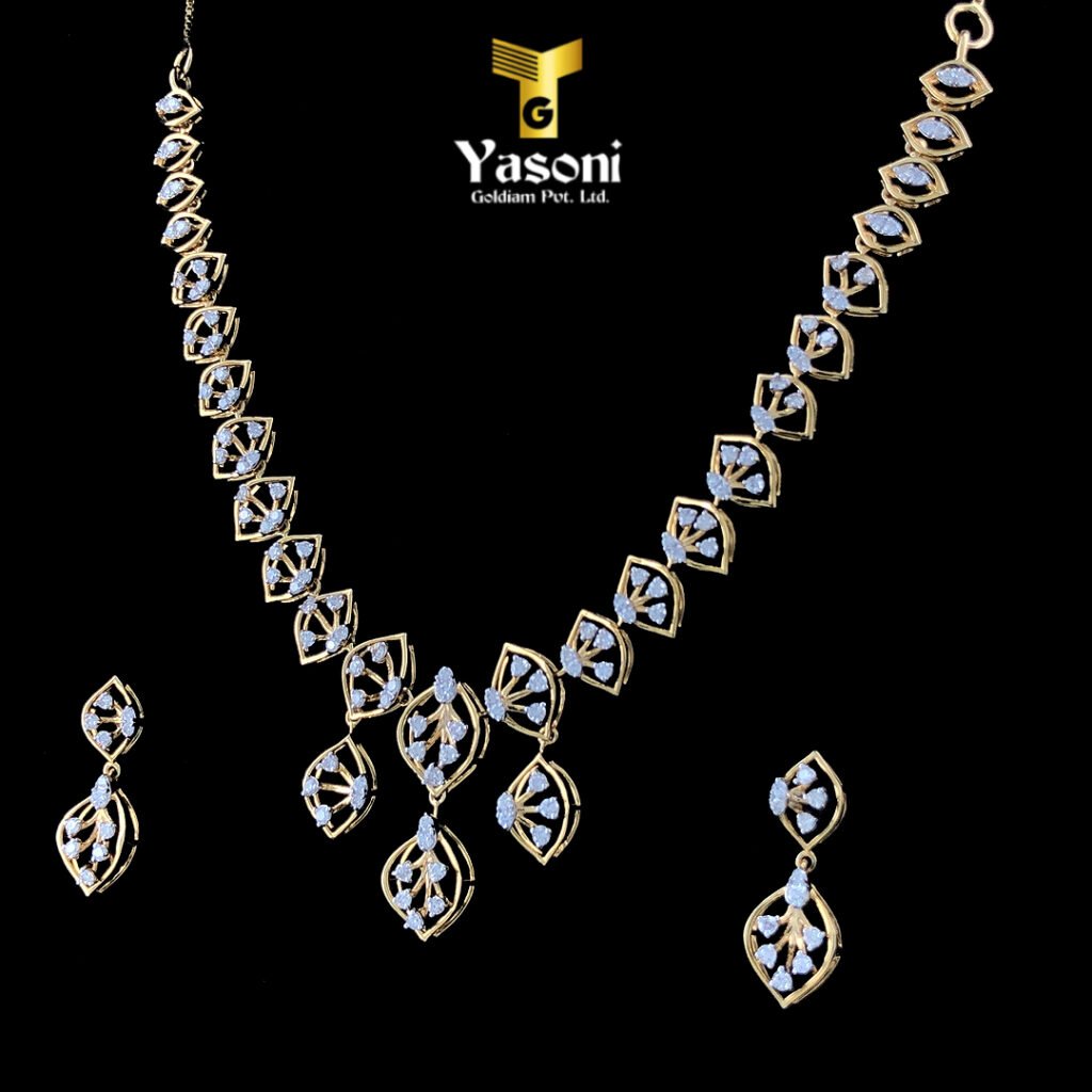 Stylish Petal Diamond necklace