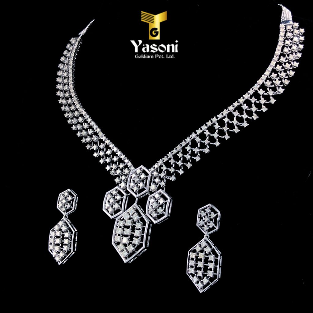 ROYAL DIAMOND COLLAR SET