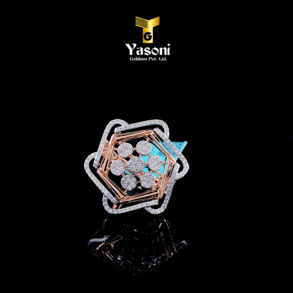 Fashionable Diamond Ring