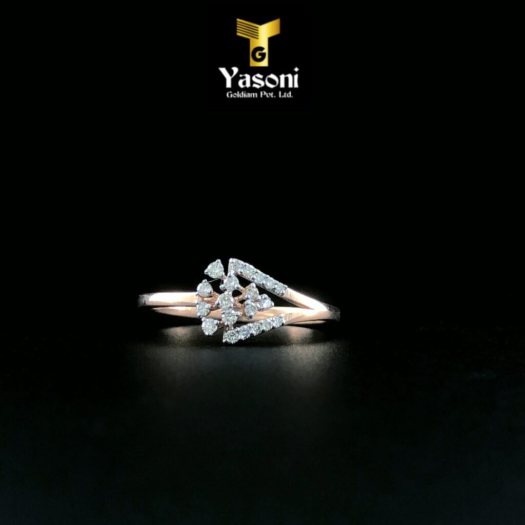 Low profile solitaire