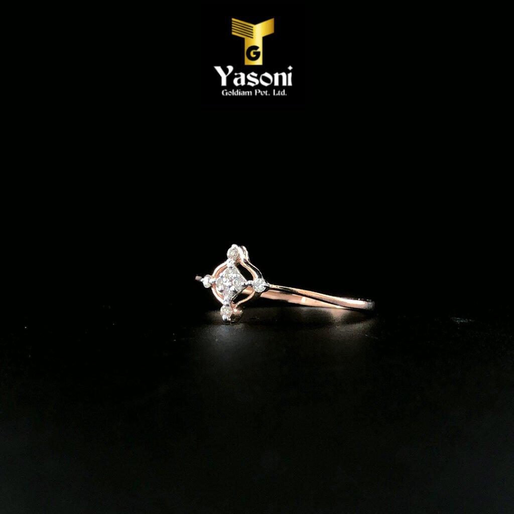 Swirly Shine Diamond Ring